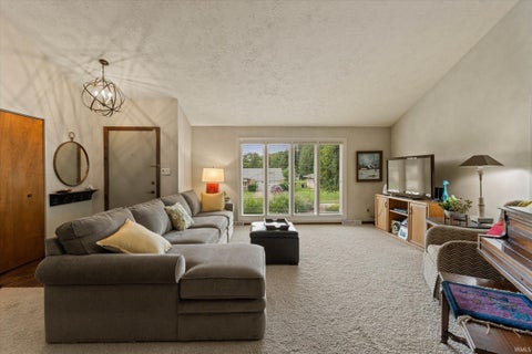 Tiny photo for 1238 Echo Drive, South Bend, IN 46614 (MLS # 202634173)