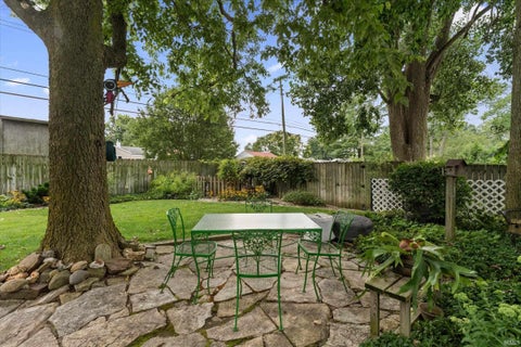 Tiny photo for 1238 Echo Drive, South Bend, IN 46614 (MLS # 202634173)