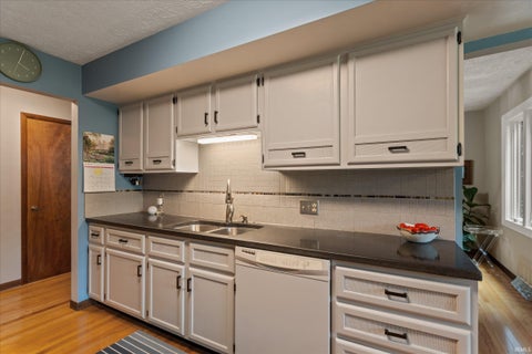 Tiny photo for 1238 Echo Drive, South Bend, IN 46614 (MLS # 202634173)