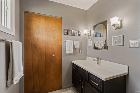 Tiny photo for 1238 Echo Drive, South Bend, IN 46614 (MLS # 202634173)