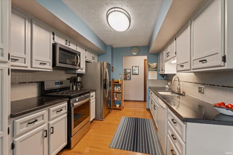 Tiny photo for 1238 Echo Drive, South Bend, IN 46614 (MLS # 202634173)