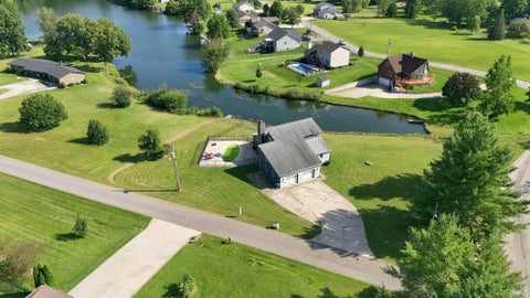 Tiny photo for 4 Lakeview Court, Hartford City, IN 47348 (MLS # 202635352)
