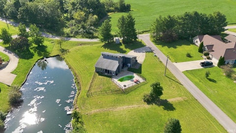 Tiny photo for 4 Lakeview Court, Hartford City, IN 47348 (MLS # 202635352)
