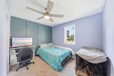 Tiny photo for 4 Lakeview Court, Hartford City, IN 47348 (MLS # 202635352)