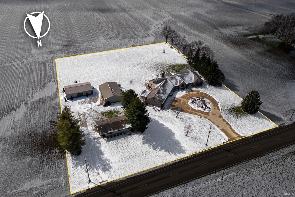 Photo of 2775 E State Road 28, Frankfort, IN 46041 (MLS # 202608835)