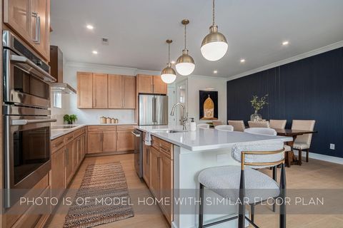 Tiny photo for 755 South Bend Avenue, South Bend, IN 46617 (MLS # 202624837)