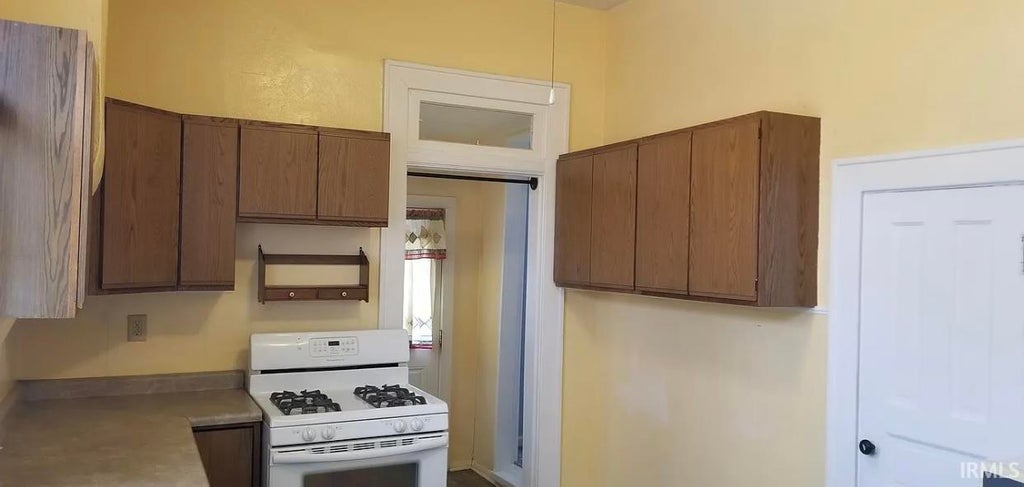 Photo of 320 N Vine Street, Muncie, IN 47305 (MLS # 202637847)