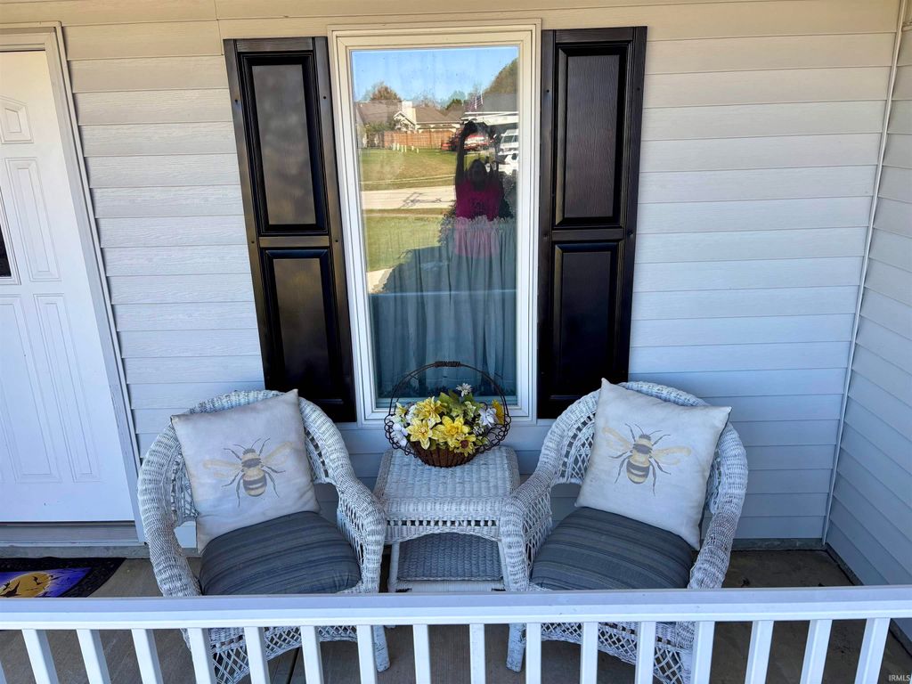 Photo of 904 Redwood Court, Garrett, IN 46738 (MLS # 202542692)