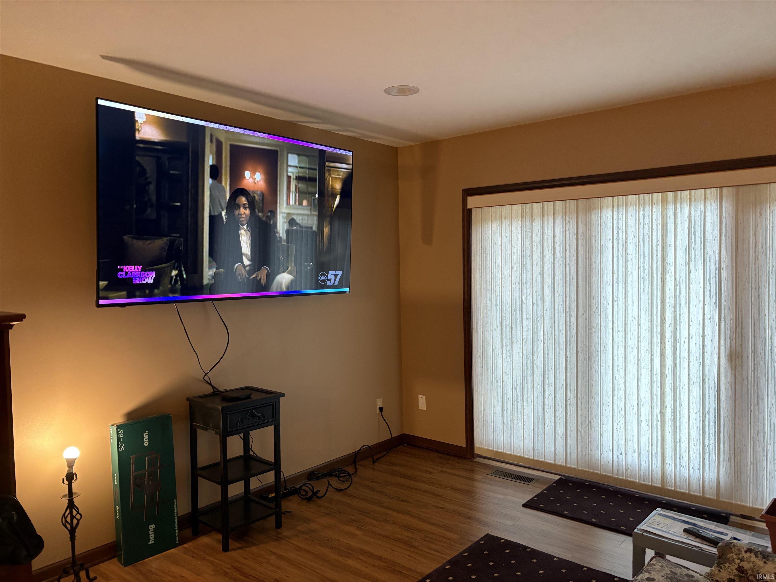 Goshen, Indiana 46526, United States, 2 Bedrooms Bedrooms, ,2 BathroomsBathrooms,Residential,Pending,247205