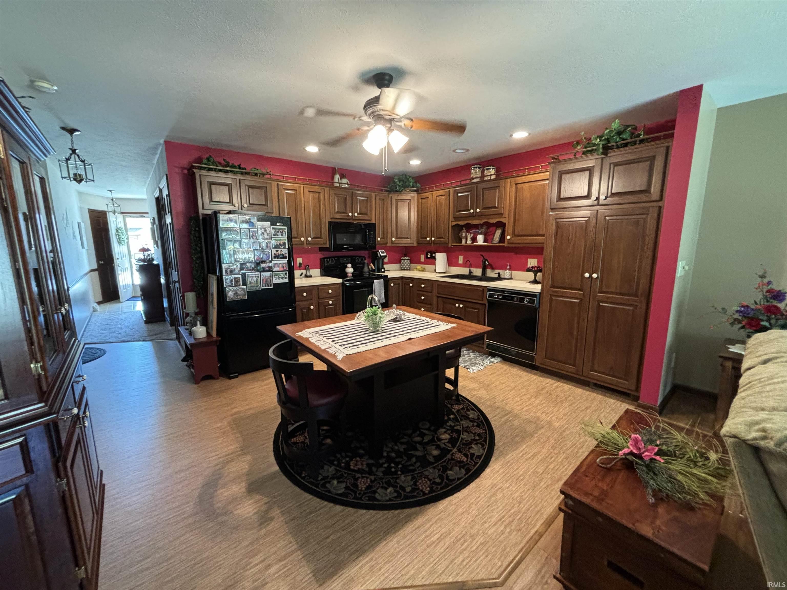 Goshen, Indiana 46526, United States, 2 Bedrooms Bedrooms, ,2 BathroomsBathrooms,Residential,Pending,247205