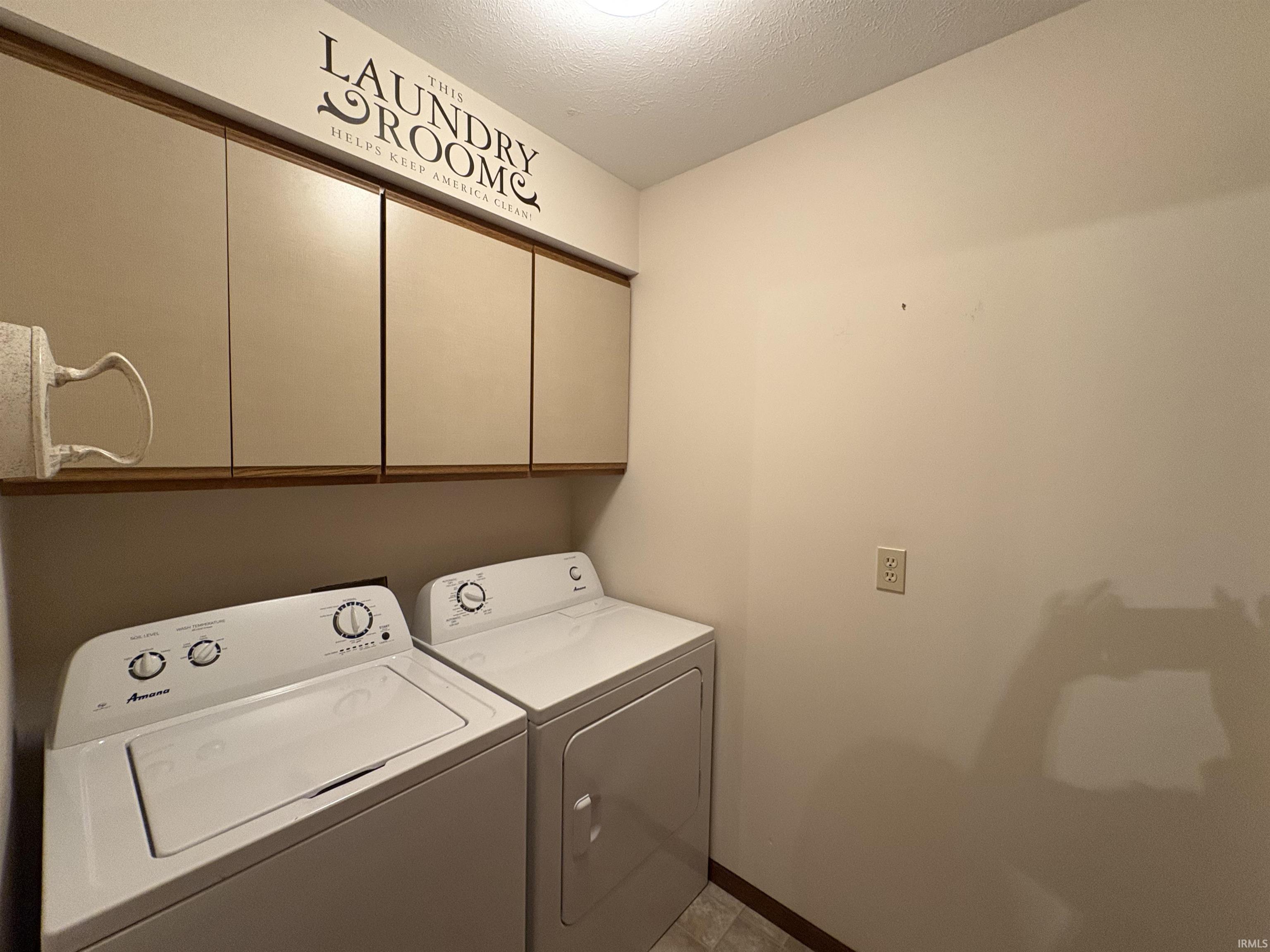 Goshen, Indiana 46526, United States, 2 Bedrooms Bedrooms, ,2 BathroomsBathrooms,Residential,Pending,247205