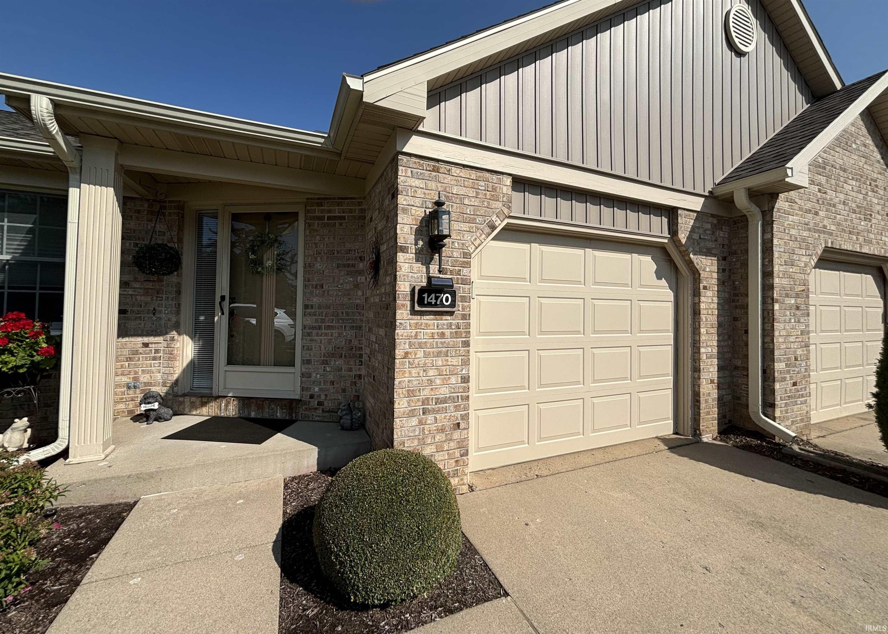 Goshen, Indiana 46526, United States, 2 Bedrooms Bedrooms, ,2 BathroomsBathrooms,Residential,Pending,247205