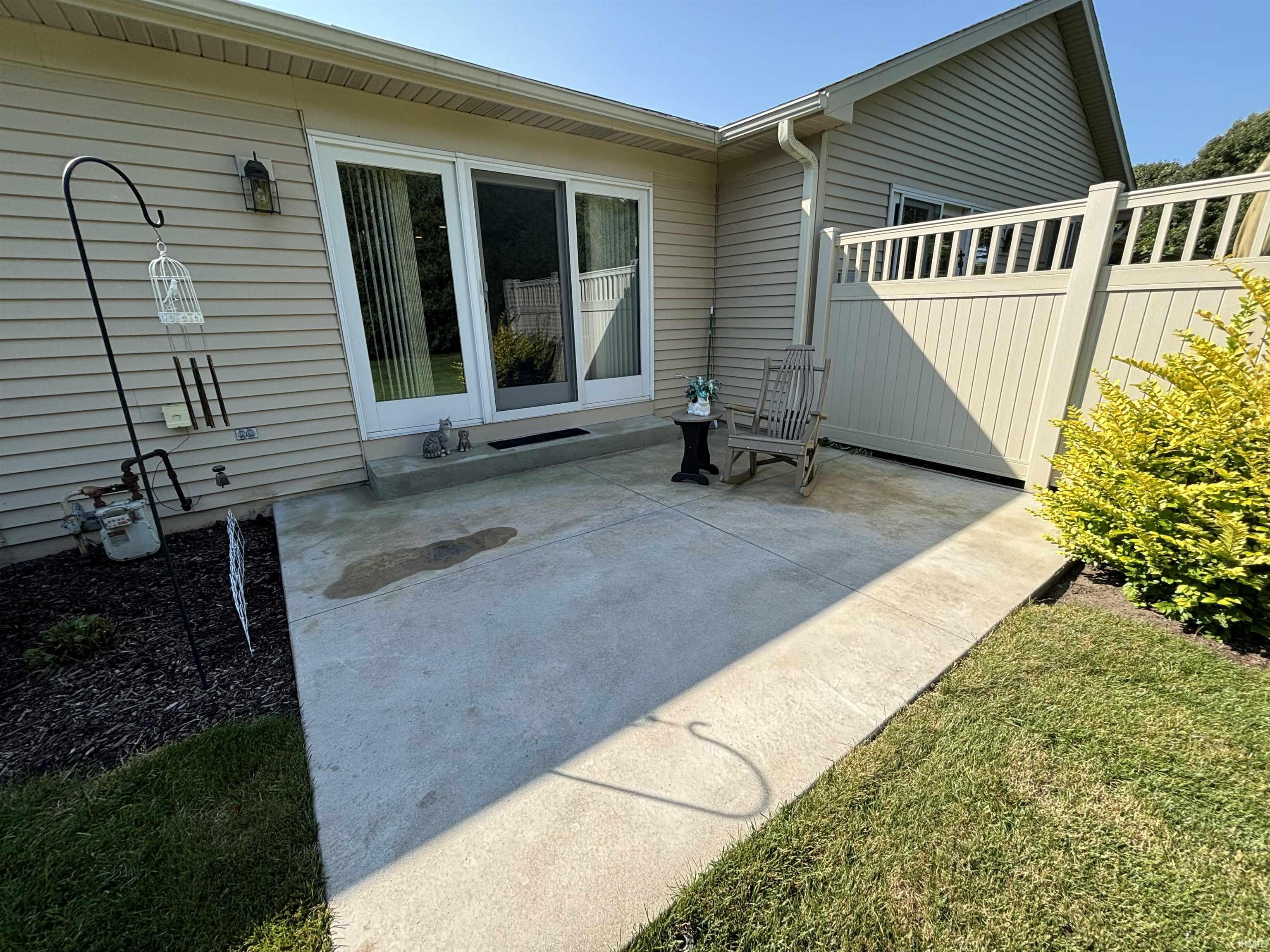 Goshen, Indiana 46526, United States, 2 Bedrooms Bedrooms, ,2 BathroomsBathrooms,Residential,Pending,247205