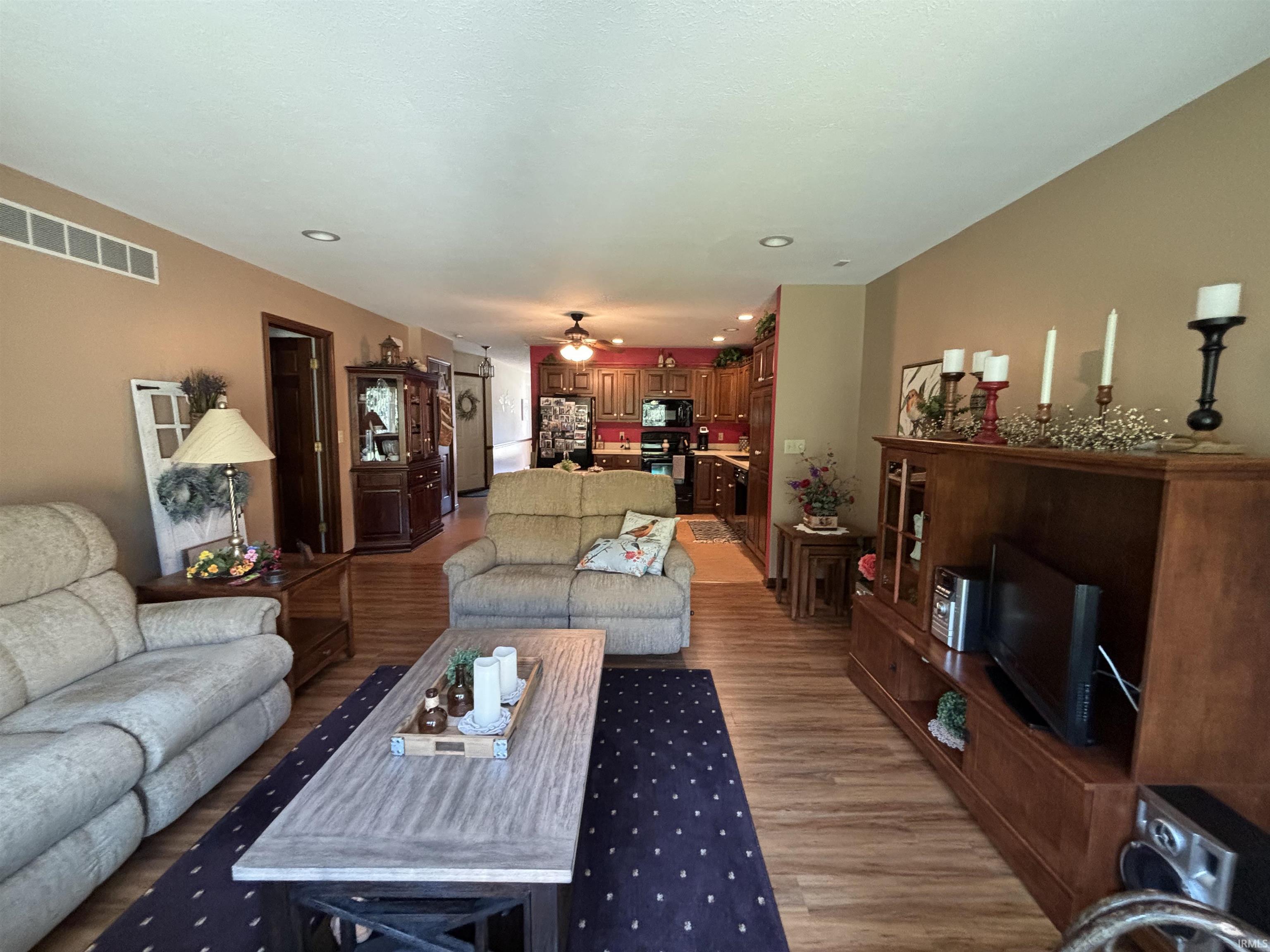 Goshen, Indiana 46526, United States, 2 Bedrooms Bedrooms, ,2 BathroomsBathrooms,Residential,Pending,247205