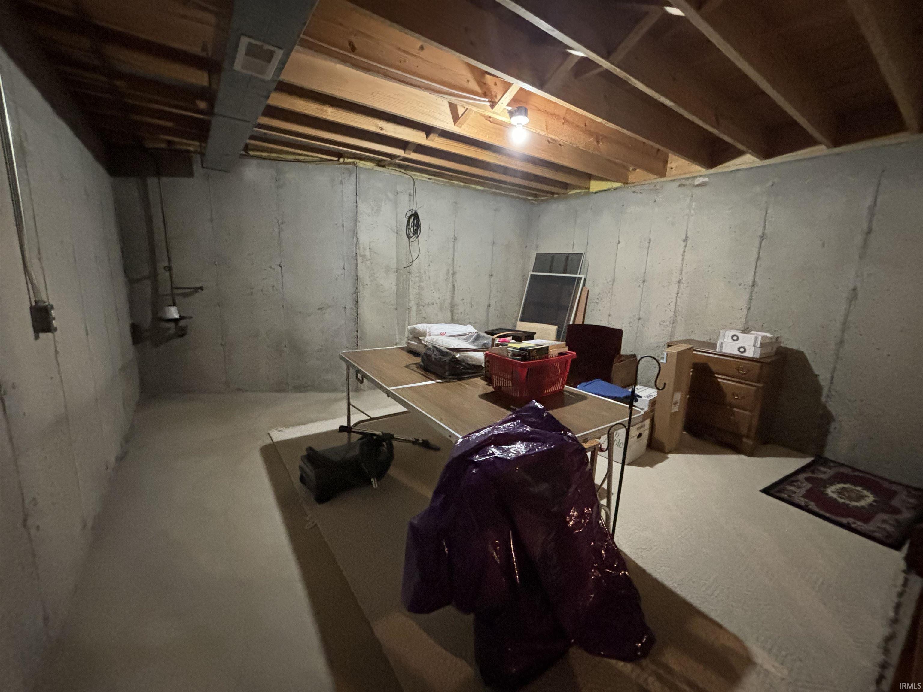 Goshen, Indiana 46526, United States, 2 Bedrooms Bedrooms, ,2 BathroomsBathrooms,Residential,Pending,247205