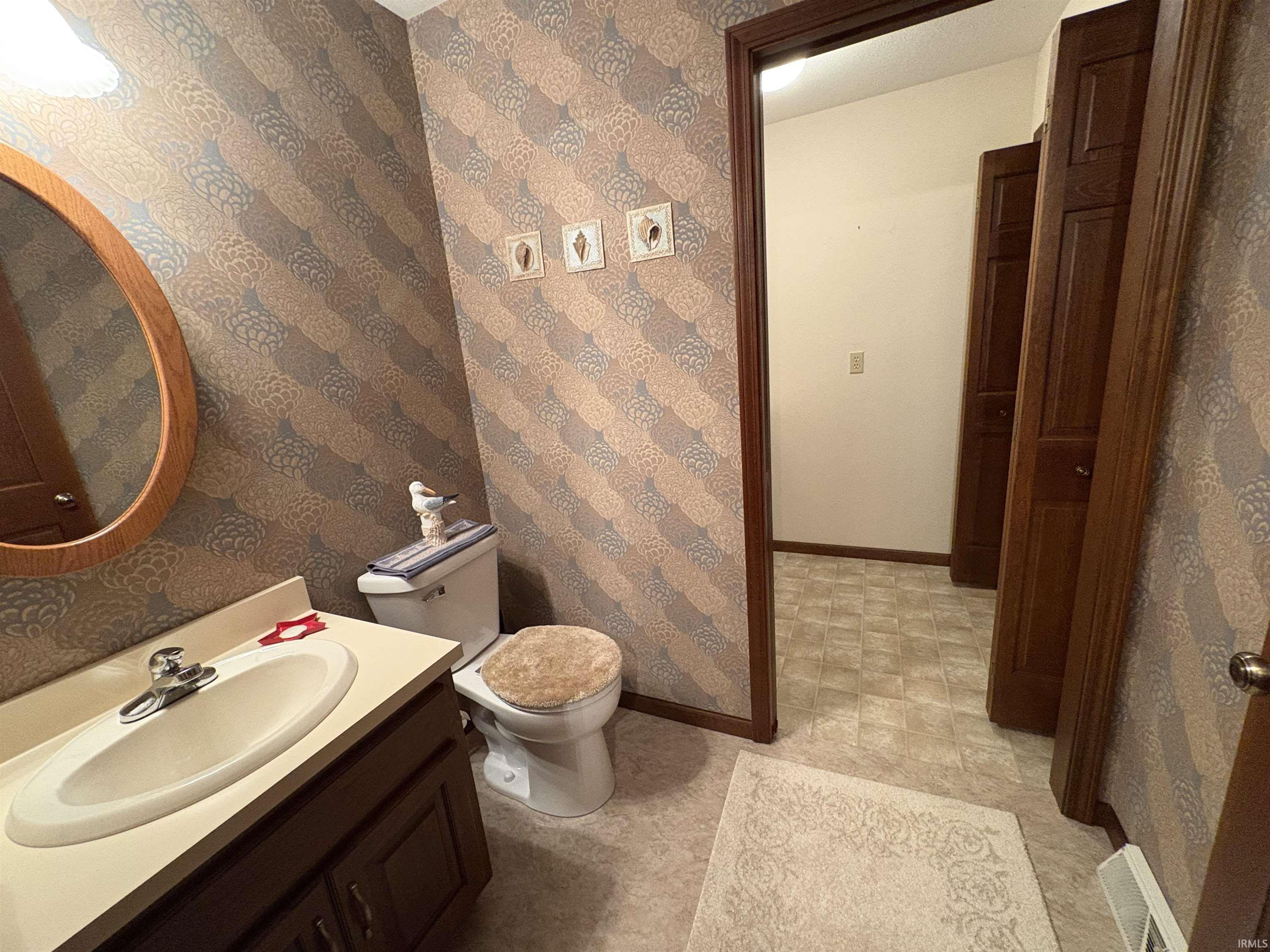 Goshen, Indiana 46526, United States, 2 Bedrooms Bedrooms, ,2 BathroomsBathrooms,Residential,Pending,247205