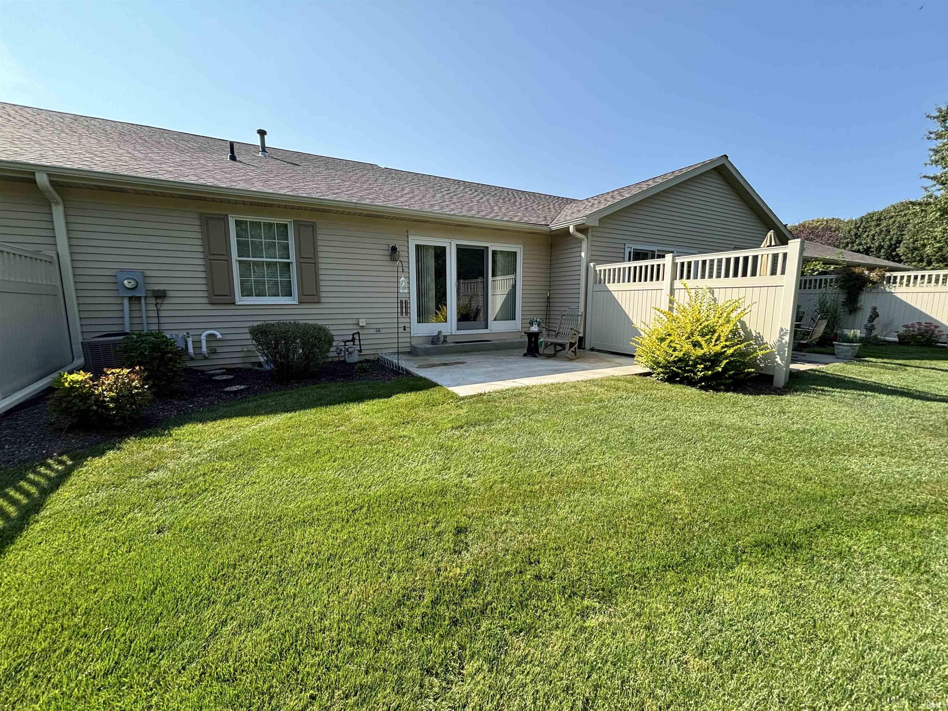 Goshen, Indiana 46526, United States, 2 Bedrooms Bedrooms, ,2 BathroomsBathrooms,Residential,Pending,247205