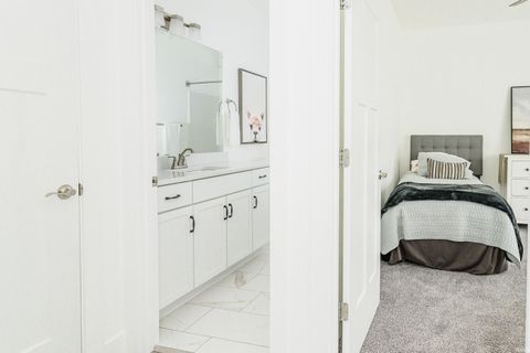 Tiny photo for 1580 S Renwick Boulevard, Bloomington, IN 47401 (MLS # 202618681)