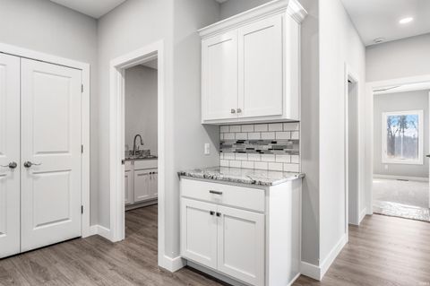 Tiny photo for 17740 Castlefeane Court, Leo, IN 46765 (MLS # 202602108)
