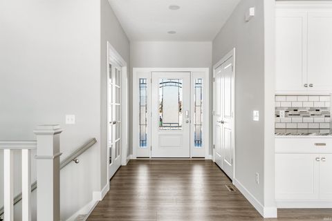 Photo of 17740 Castlefeane Court, Leo, IN 46765 (MLS # 202602108)
