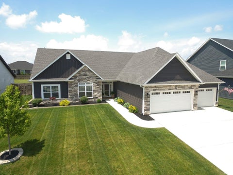 Photo of 4849 Abbeyville Drive, Lafayette, IN 47909 (MLS # 202622792)