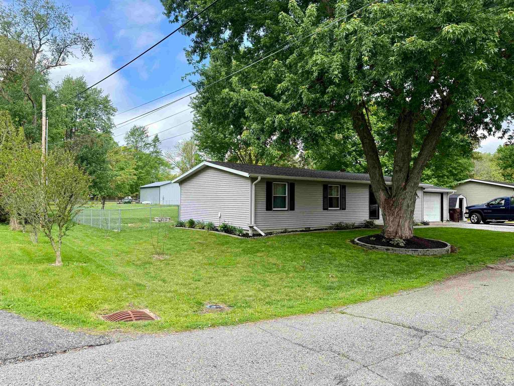 Photo of 1634 King Street, Wabash, IN 46992 (MLS # 202618094)