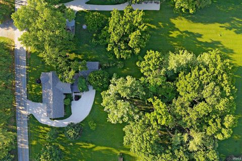 Photo of 4155 S Walnut Street Pike, Bloomington, IN 47401 (MLS # 202524060)