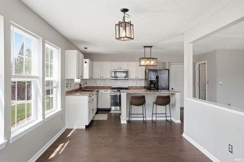 Tiny photo for 987 GULF SHORE Boulevard, Kokomo, IN 46902 (MLS # 202614707)