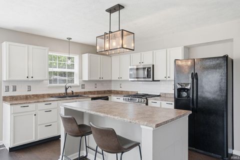 Tiny photo for 987 GULF SHORE Boulevard, Kokomo, IN 46902 (MLS # 202614707)