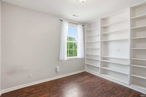 Tiny photo for 987 GULF SHORE Boulevard, Kokomo, IN 46902 (MLS # 202614707)