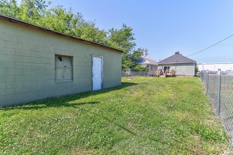Tiny photo for 809 E Columbia Street, Evansville, IN 47711 (MLS # 202641943)