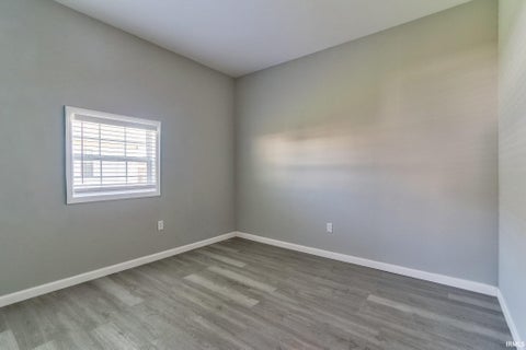 Tiny photo for 809 E Columbia Street, Evansville, IN 47711 (MLS # 202641943)