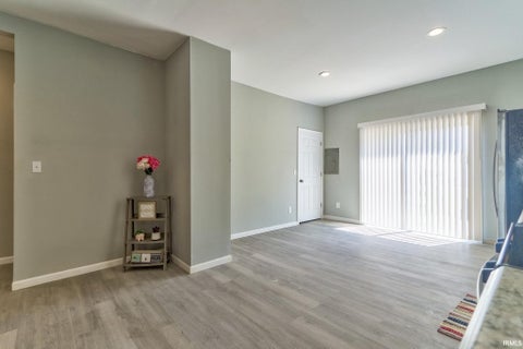 Tiny photo for 809 E Columbia Street, Evansville, IN 47711 (MLS # 202641943)