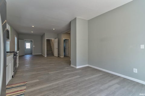 Tiny photo for 809 E Columbia Street, Evansville, IN 47711 (MLS # 202641943)