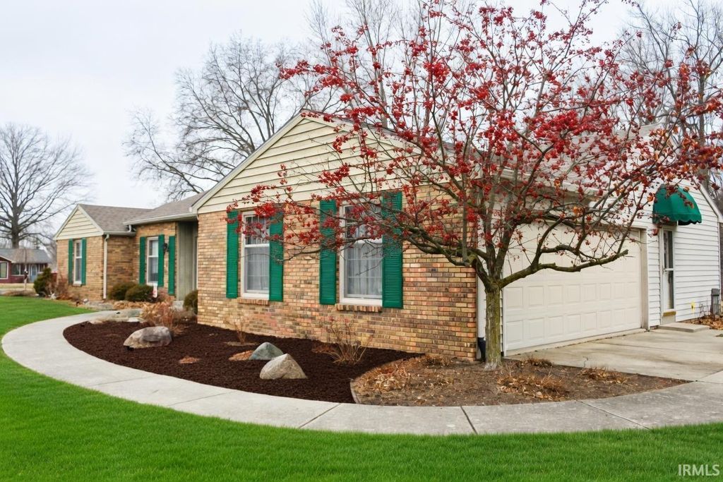 Photo of 8729 Nicole Drive, Fort Wayne, IN 46806 (MLS # 202612708)