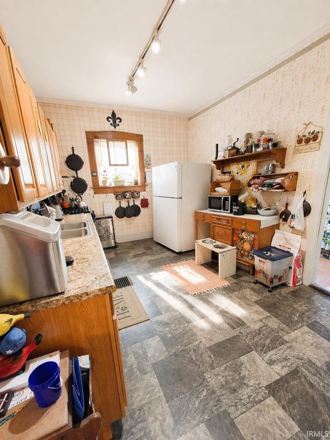 Tiny photo for 17 E Ramey Street, Rossville, IN 46065 (MLS # 202614058)