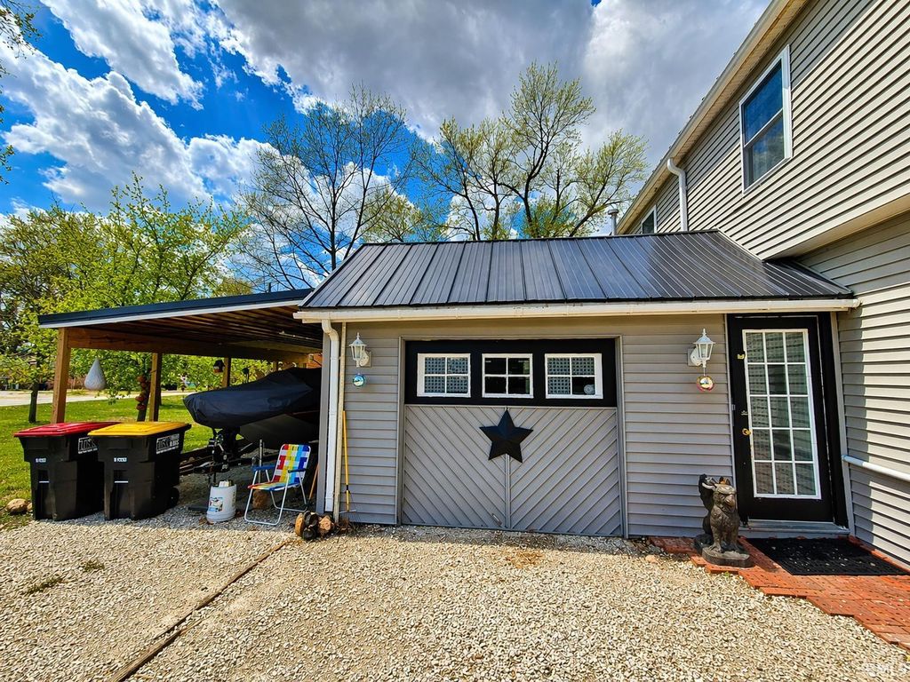 Photo of 17 E Ramey Street, Rossville, IN 46065 (MLS # 202614058)