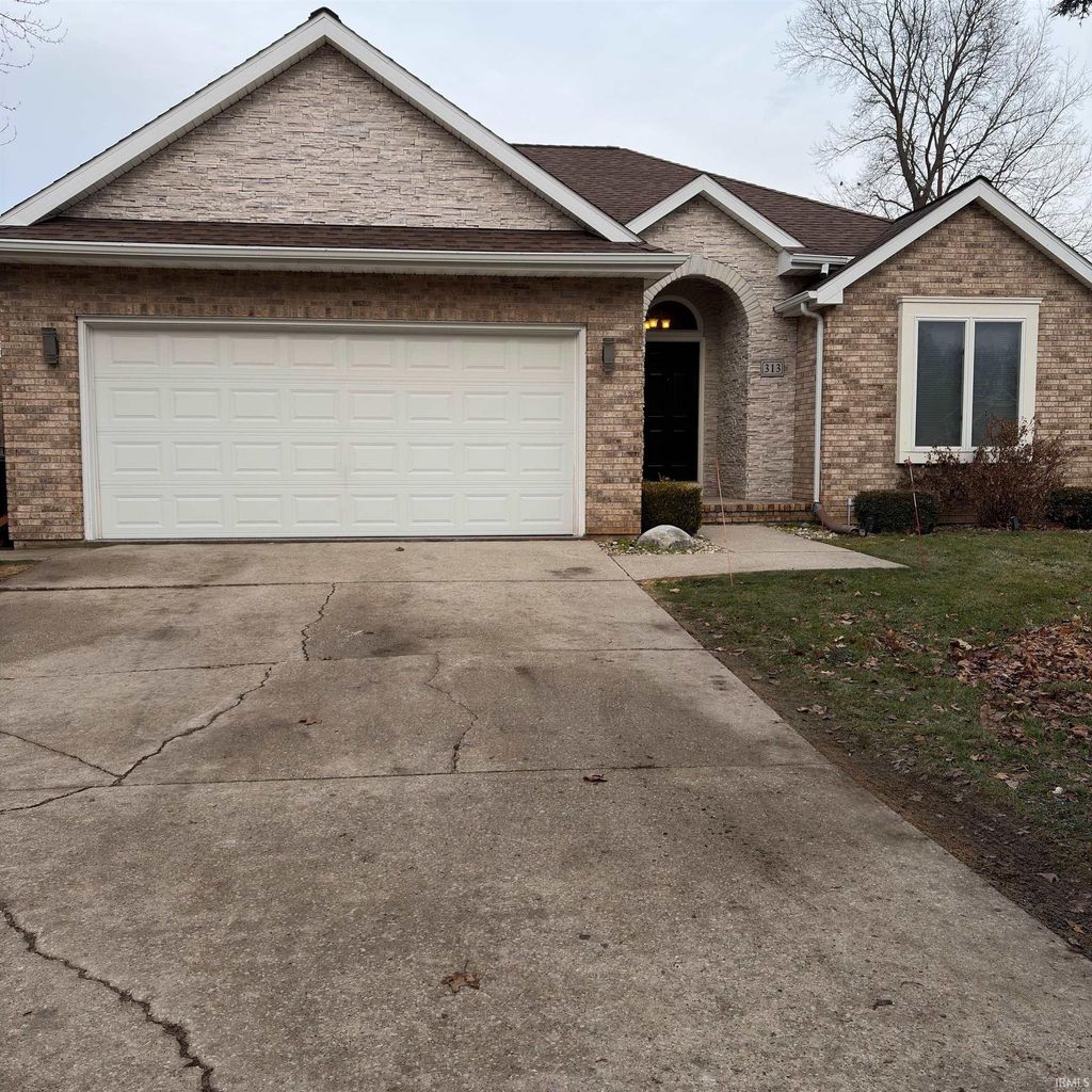 Photo of 313 Parkwest Drive, Goshen, IN 46526 (MLS # 202605459)