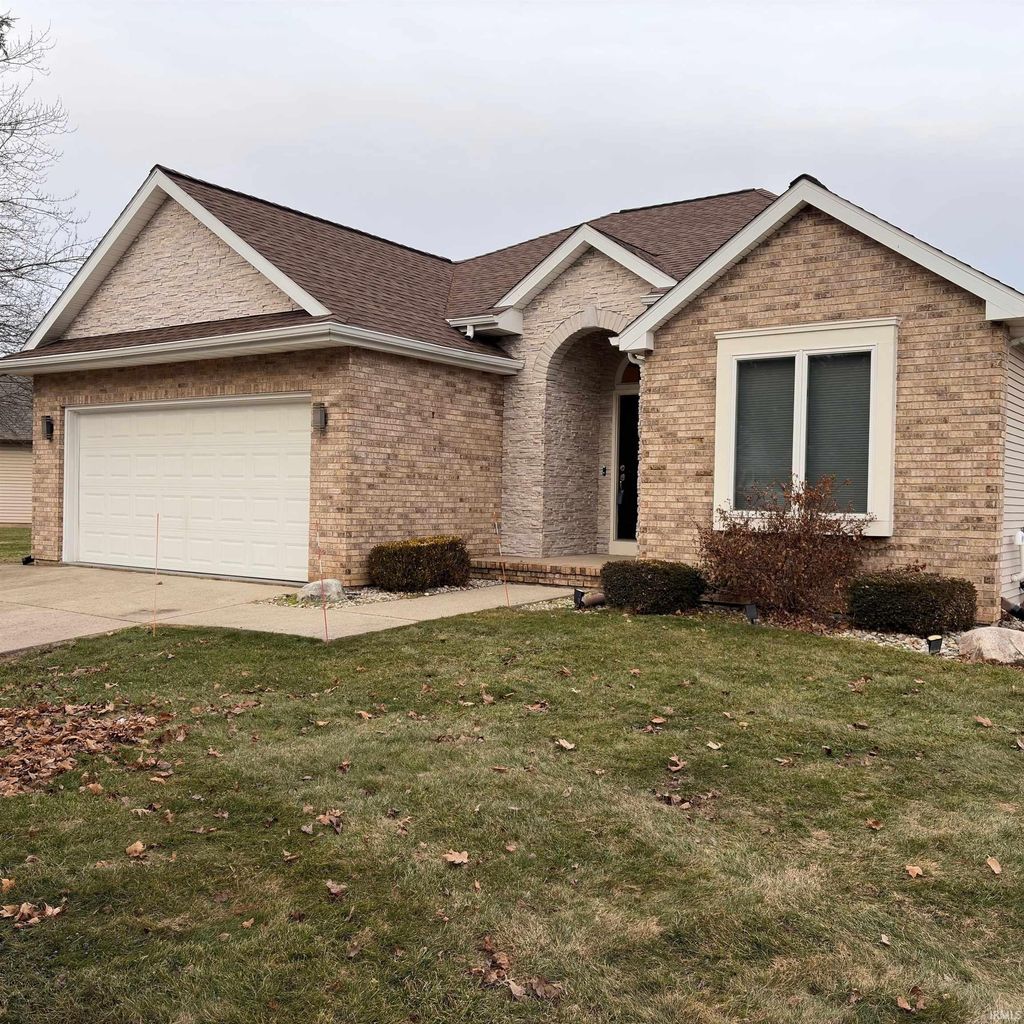 Photo of 313 Parkwest Drive, Goshen, IN 46526 (MLS # 202605459)