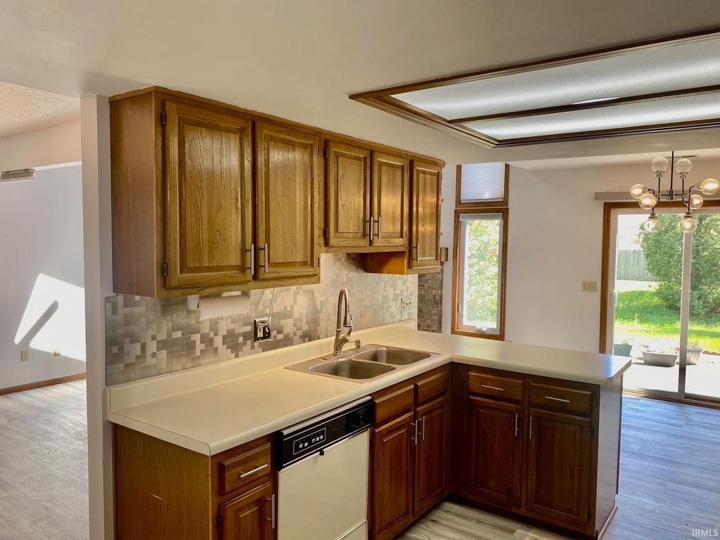 Photo of 7023 Thamesford Drive, Fort Wayne, IN 46835 (MLS # 202615617)