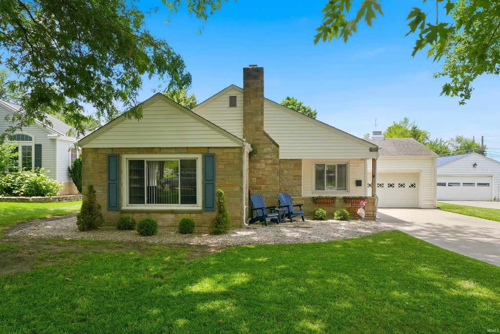 Photo of 2110 Springfield Avenue, Fort Wayne, IN 46805 (MLS # 202626816)