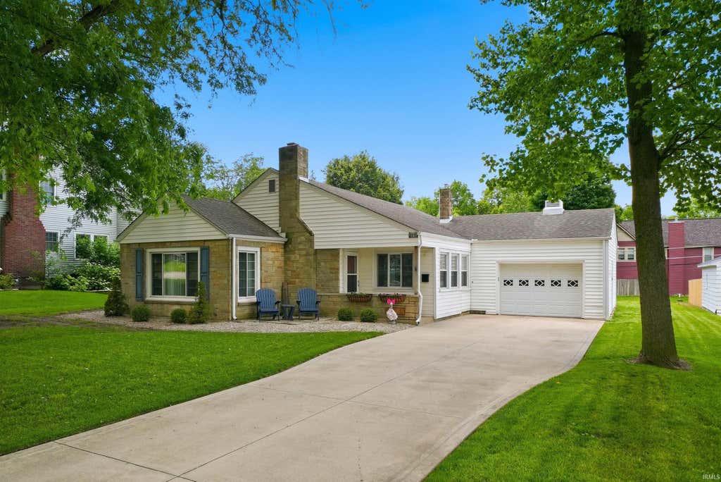 Photo of 2110 Springfield Avenue, Fort Wayne, IN 46805 (MLS # 202626816)
