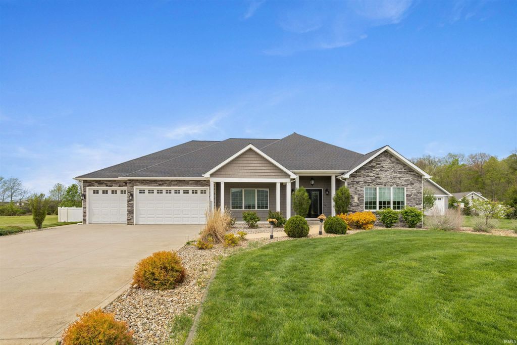 Photo of 3529 Highlander Cove, Auburn, IN 46706 (MLS # 202615922)
