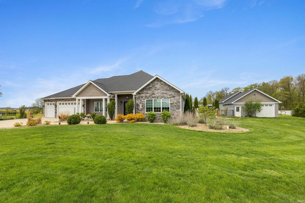 Photo of 3529 Highlander Cove, Auburn, IN 46706 (MLS # 202615922)