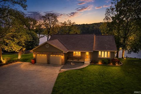Tiny photo for 618 Beechwood Drive, Monticello, IN 47960 (MLS # 202616112)
