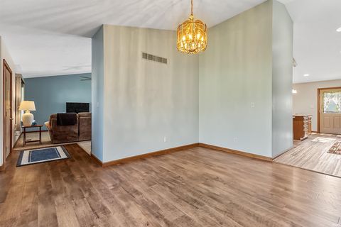Tiny photo for 618 Beechwood Drive, Monticello, IN 47960 (MLS # 202616112)