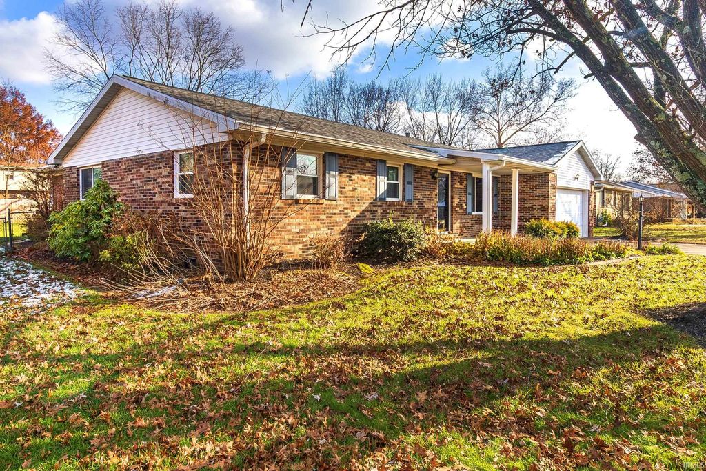 Photo of 4366 Spruce Drive, Newburgh, IN 47630 (MLS # 202548860)