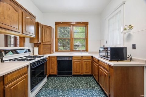 Tiny photo for 103 E Walnut Street, Chalmers, IN 47929 (MLS # 202616490)