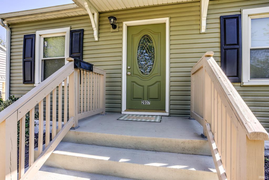 Photo of 2037 E Virginia Street, Evansville, IN 47711 (MLS # 202614398)