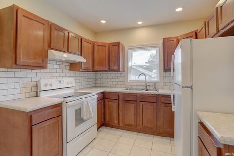 Tiny photo for 2037 E Virginia Street, Evansville, IN 47711 (MLS # 202614398)